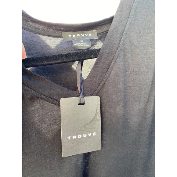 Trouve Cap Sleeve V-neck Black Shirt - Picture 2 of 7